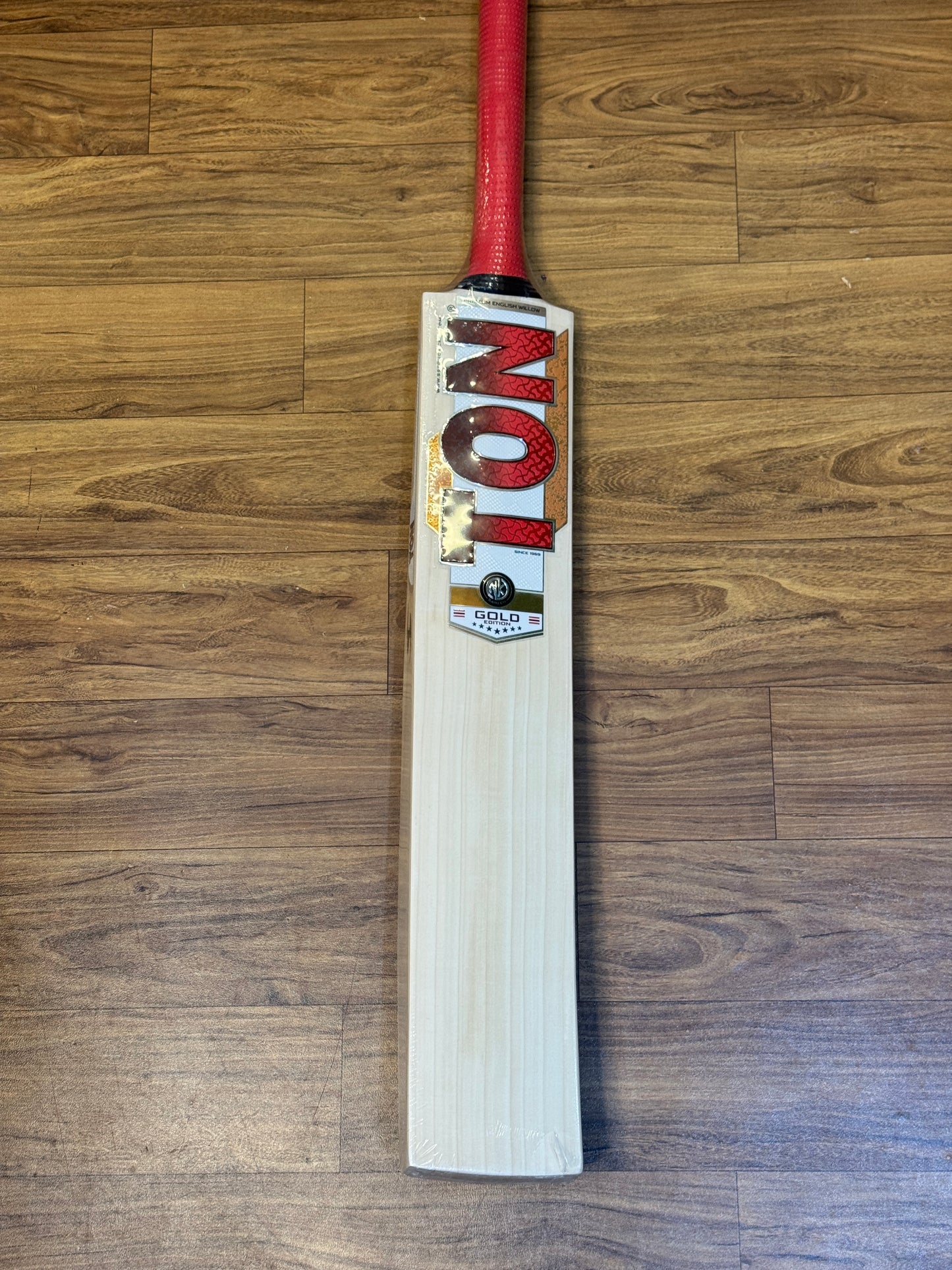 SS TON GOLD EDITION ENGLISH WILLOW CRICKET BAT-SH