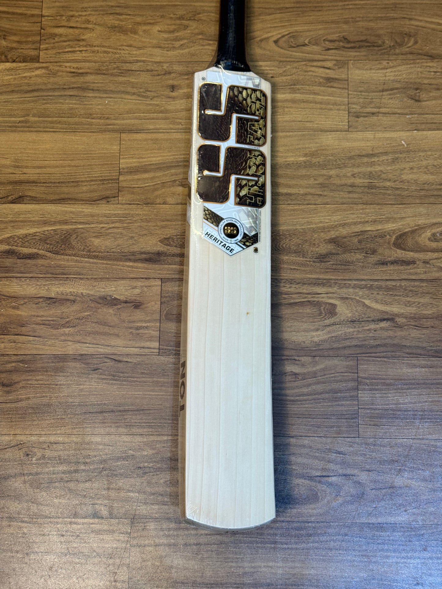 SS HERITAGE ENGLISH WILLOW CRICKET BAT-SH