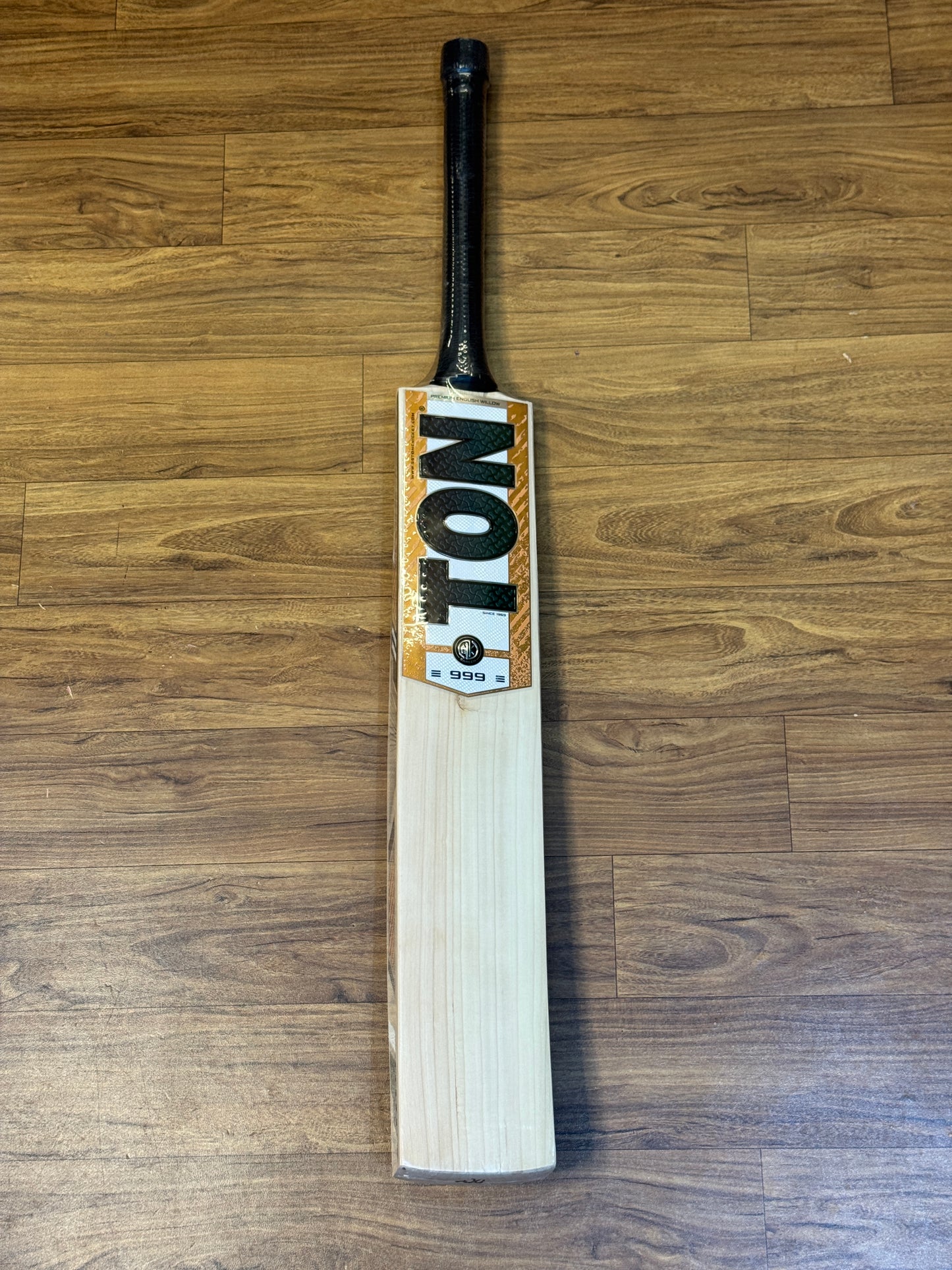 SS TON 999 ENGLISH WILLOW CRICKET BAT-SH