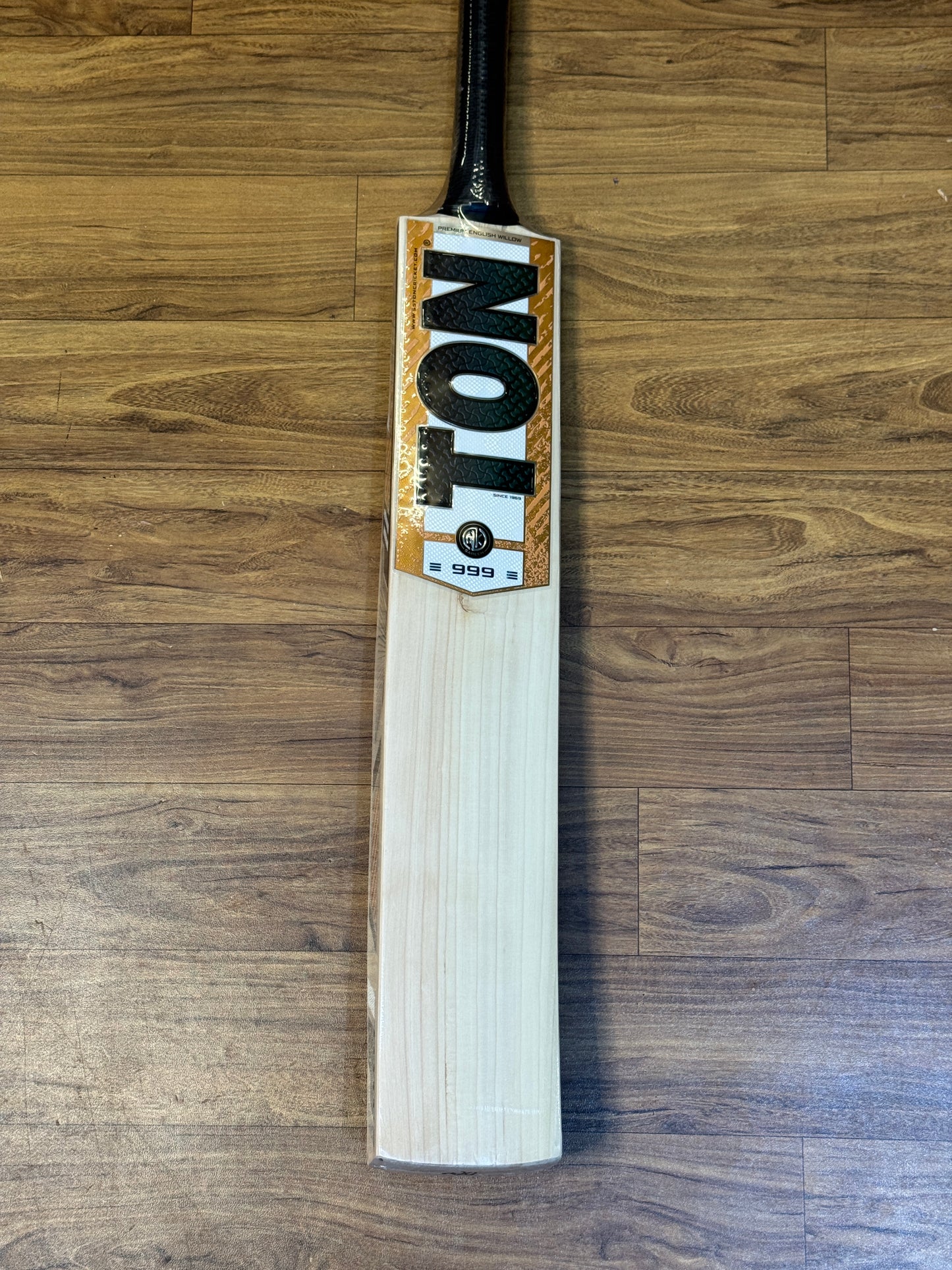 SS TON 999 ENGLISH WILLOW CRICKET BAT-SH