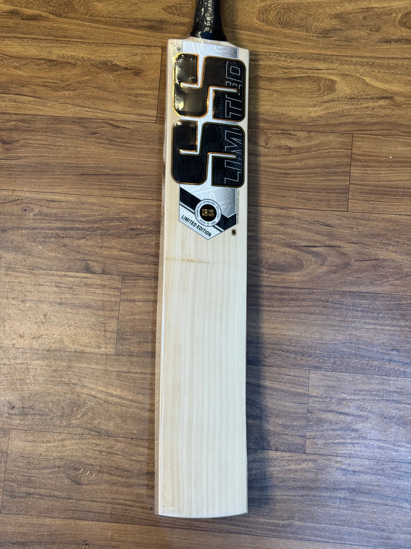 SS LIMITED EDITION ENGLISH WILLOW CRICKET BAT-SH