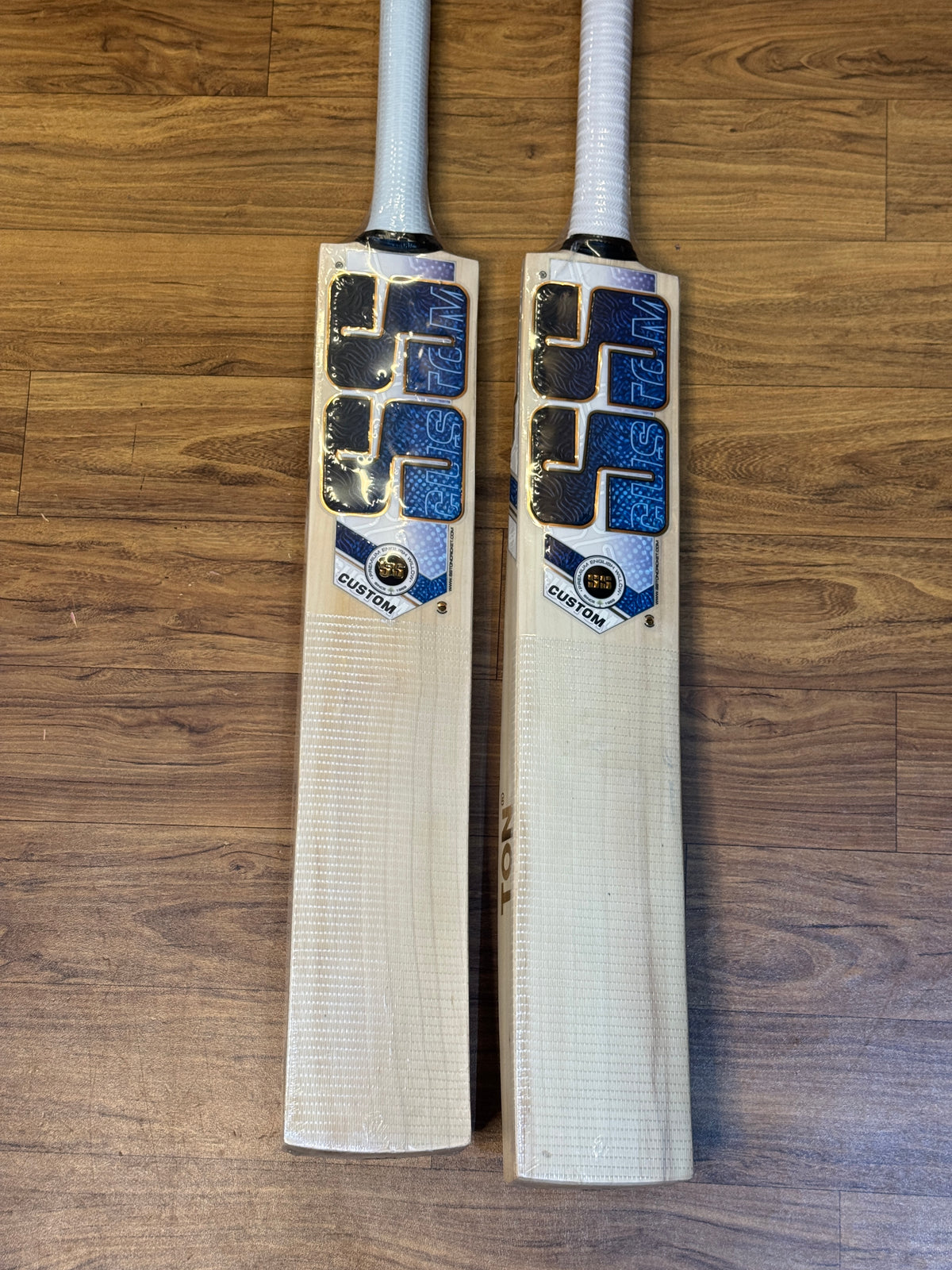 SS CUSTOM ENGLISH WILLOW CRICKET BAT- SH