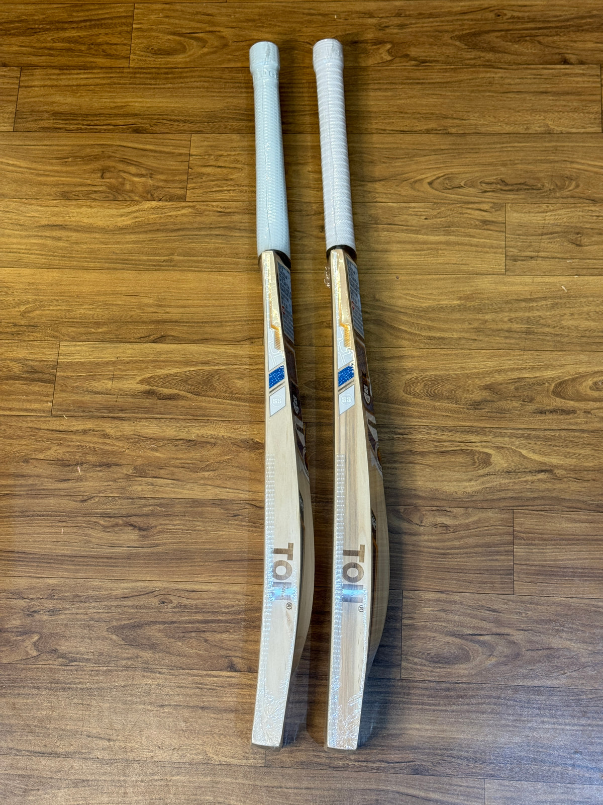 SS CUSTOM ENGLISH WILLOW CRICKET BAT- SH