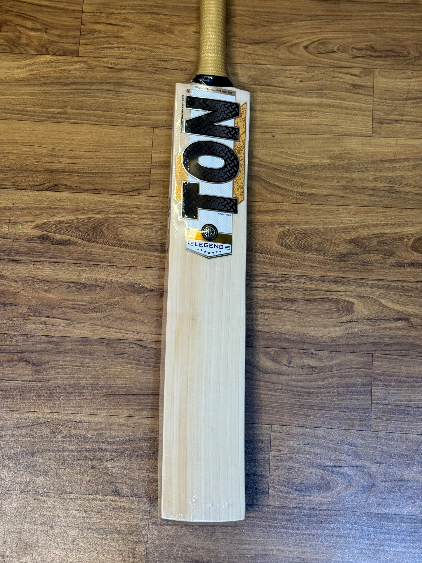 SS TON LEGEND ENGLISH WILLOW CRICKET BAT-SH