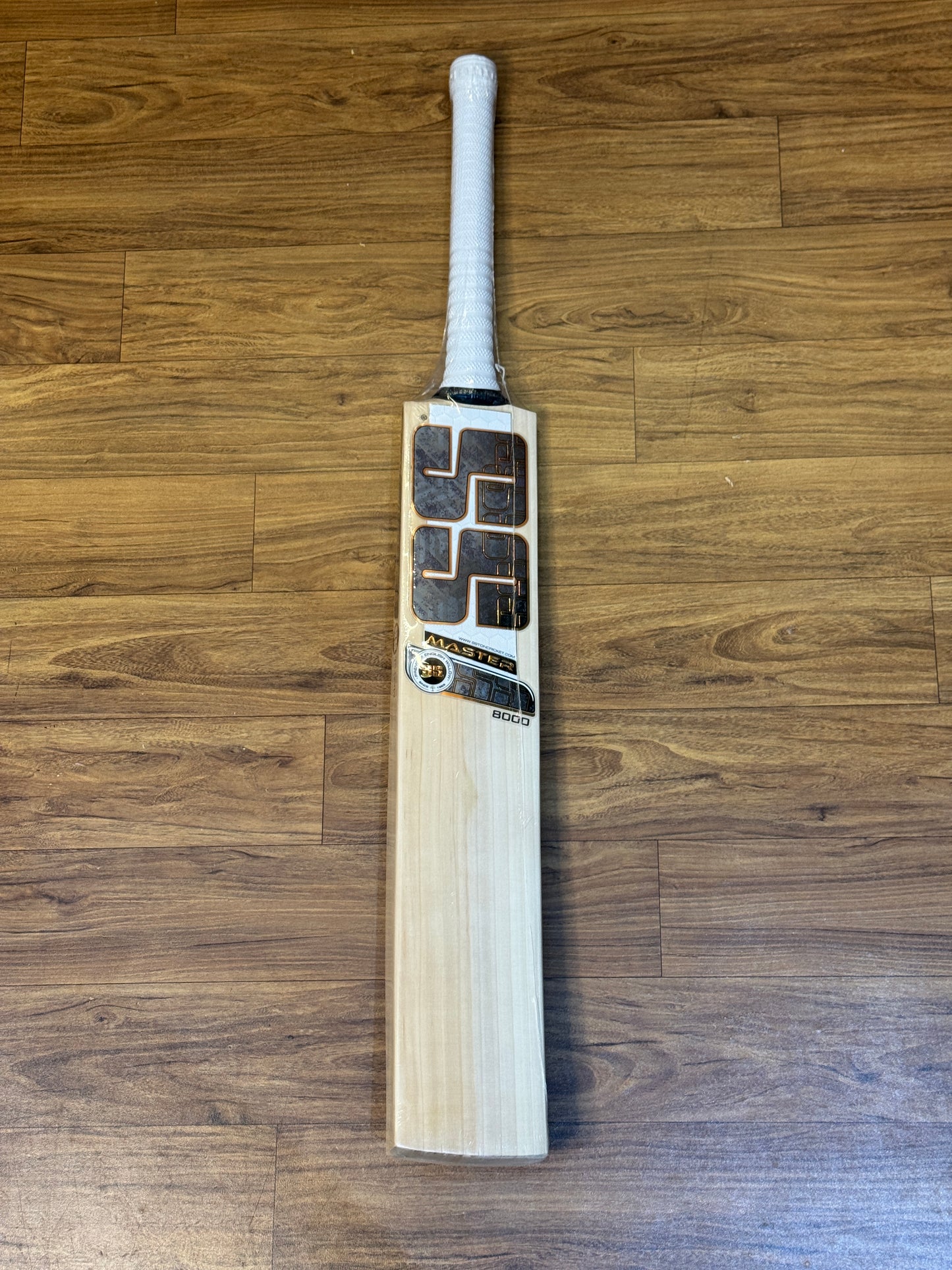 SS MASTER 8000 ENGLISH WILLOW CRICKET BAT-SH