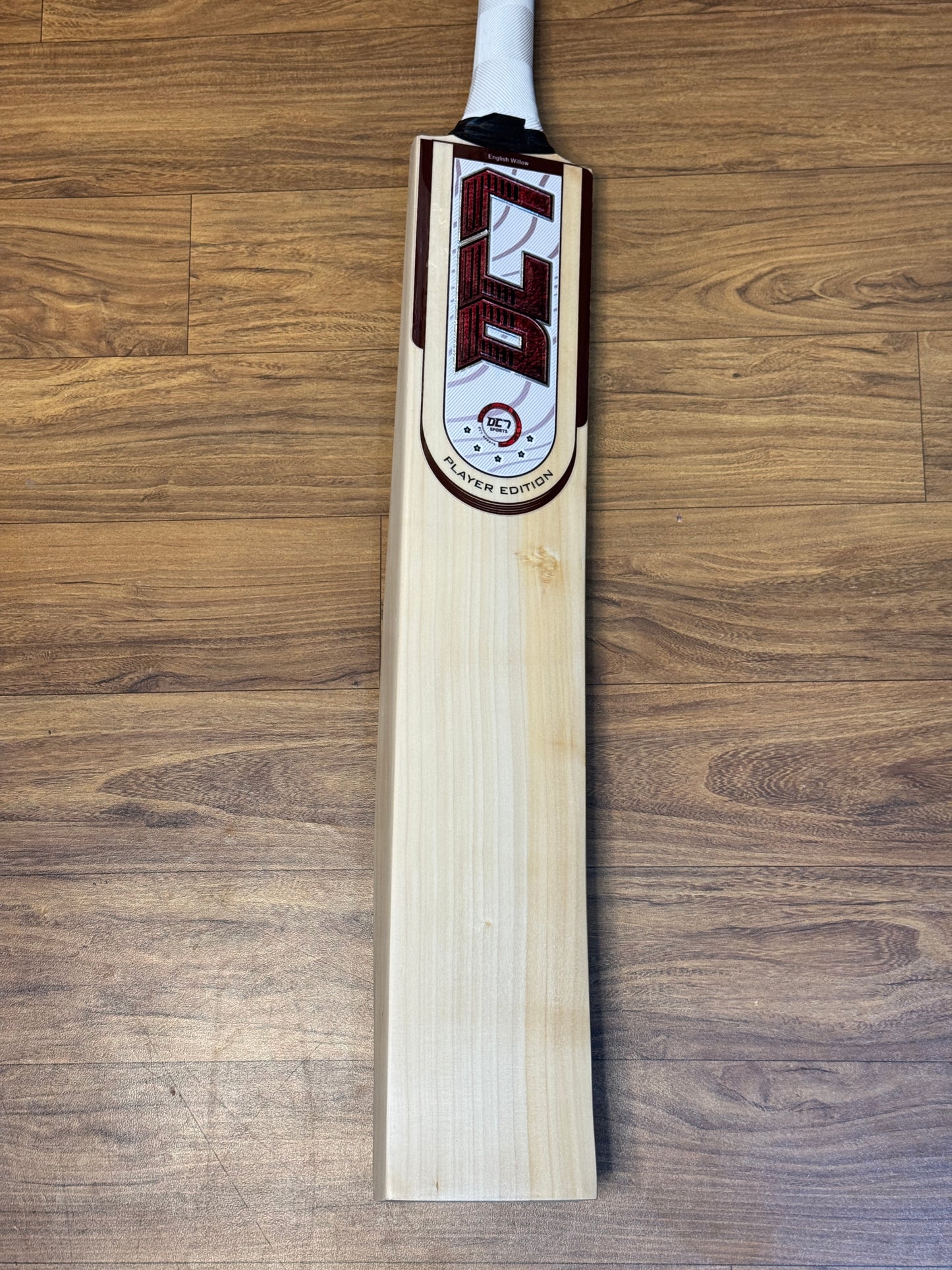 DC7 PLAYER EDITION ENGLISH WILLOW CRICKET BAT-SH